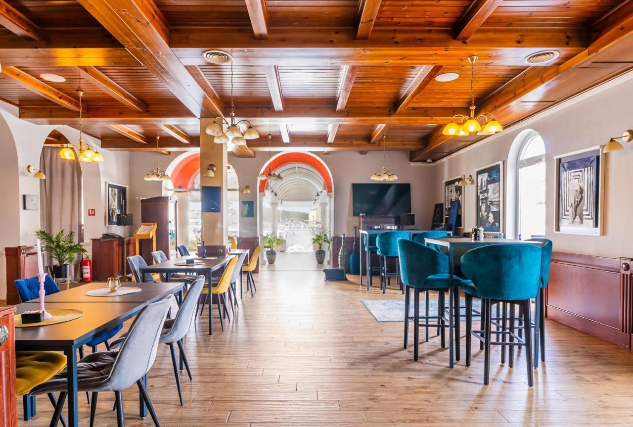 Villa Arcadium ตรีบูนย์ ภายนอก รูปภาพ