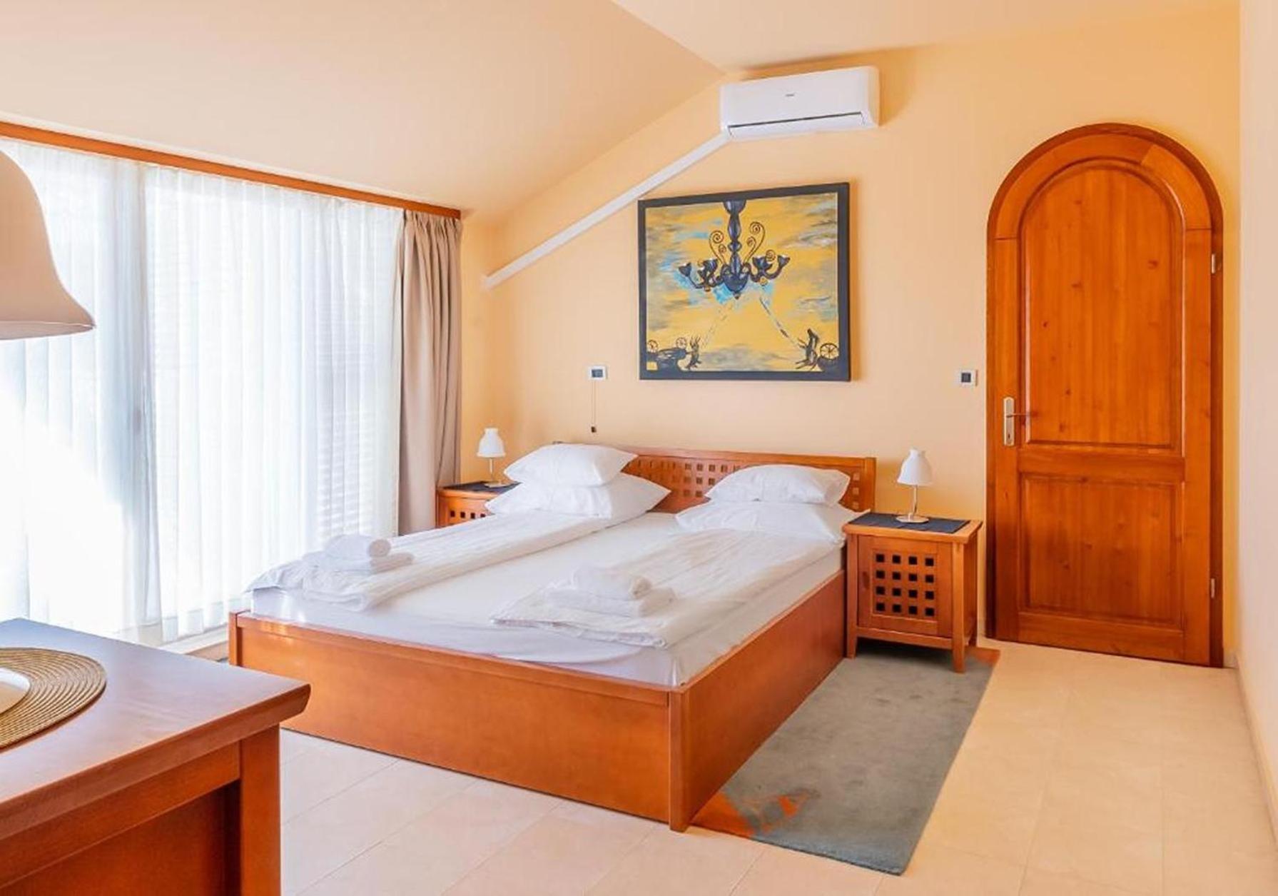 Villa Arcadium ตรีบูนย์ ภายนอก รูปภาพ