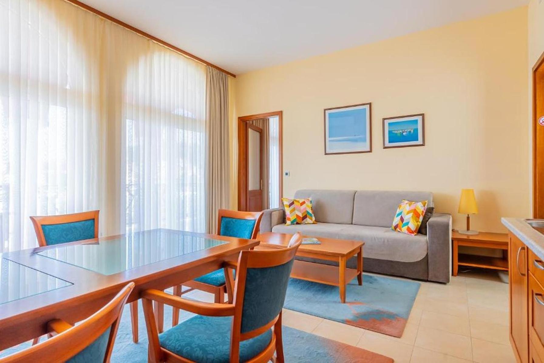 Villa Arcadium ตรีบูนย์ ภายนอก รูปภาพ