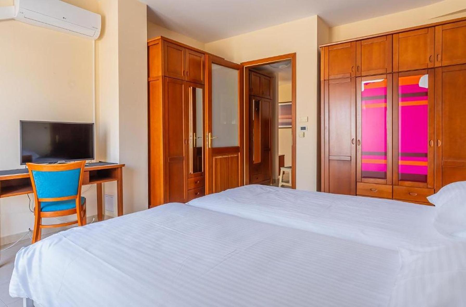 Villa Arcadium ตรีบูนย์ ภายนอก รูปภาพ