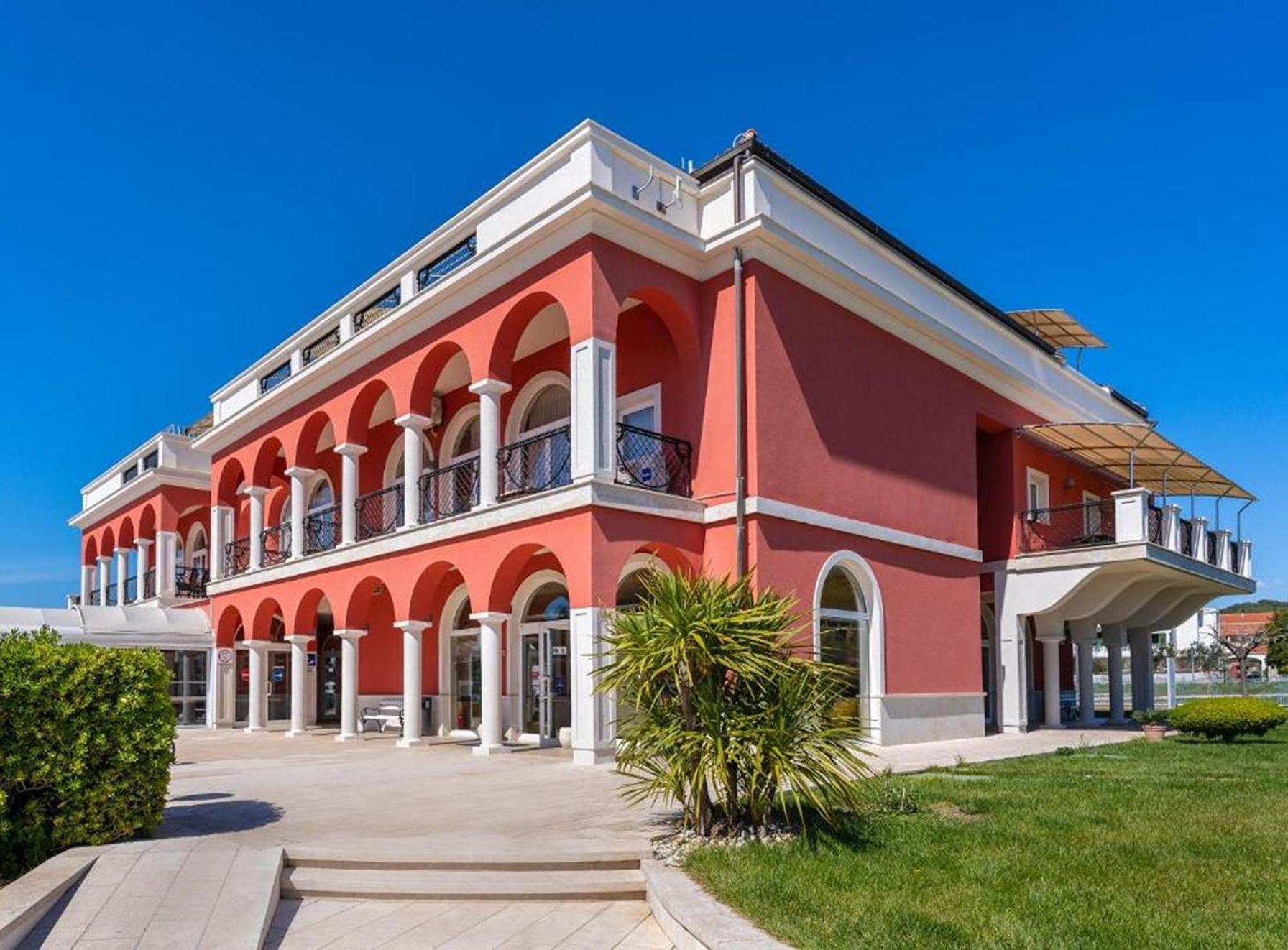 Villa Arcadium ตรีบูนย์ ภายนอก รูปภาพ